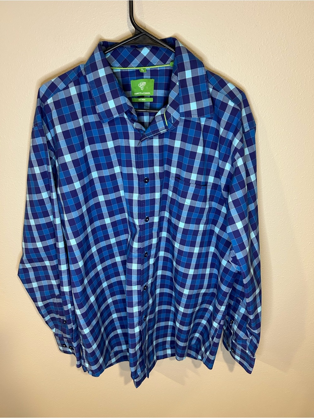 Forsyth of Canada Men’s XL Blue Plaid Button Down Shirt Non Iron Casual